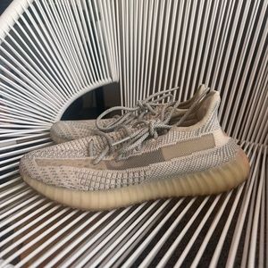 Yeezy Boost 350 V2 (Lundmark Non-Reflective) Size 8M